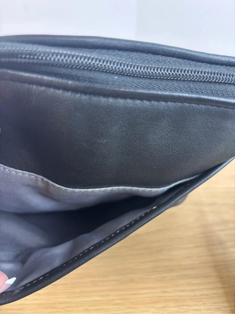 Y2K Vintage Coach Soho Pleated Black Leather Crossbody Swingpack bag
